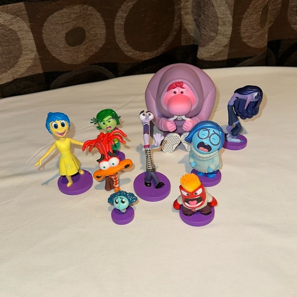 DISNEY AUTHENTIC Inside Out 2 Deluxe Playset NWOT/NWOB - Picture 1 of 11